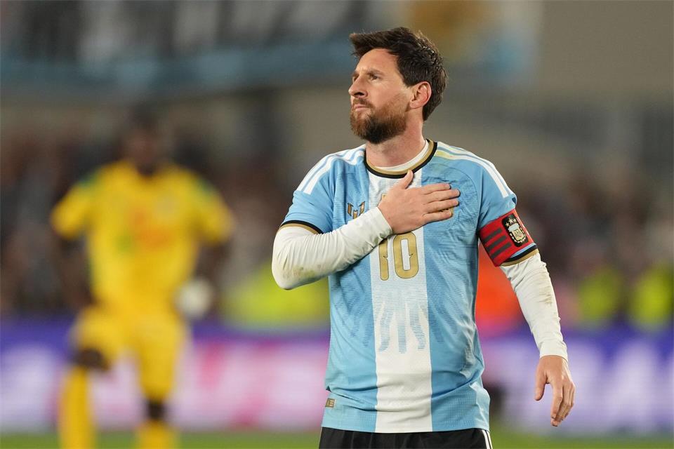 Lionel Messi jubelt über sein drittes Tor.Gustavo Garello/AP/dpa