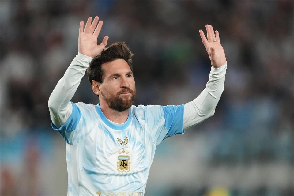 Lionel Messi vor seinem Abschiedsspiel für die argentinische Nationalmannschaft gegen Benin.Gustavo Garello/AP/dpa