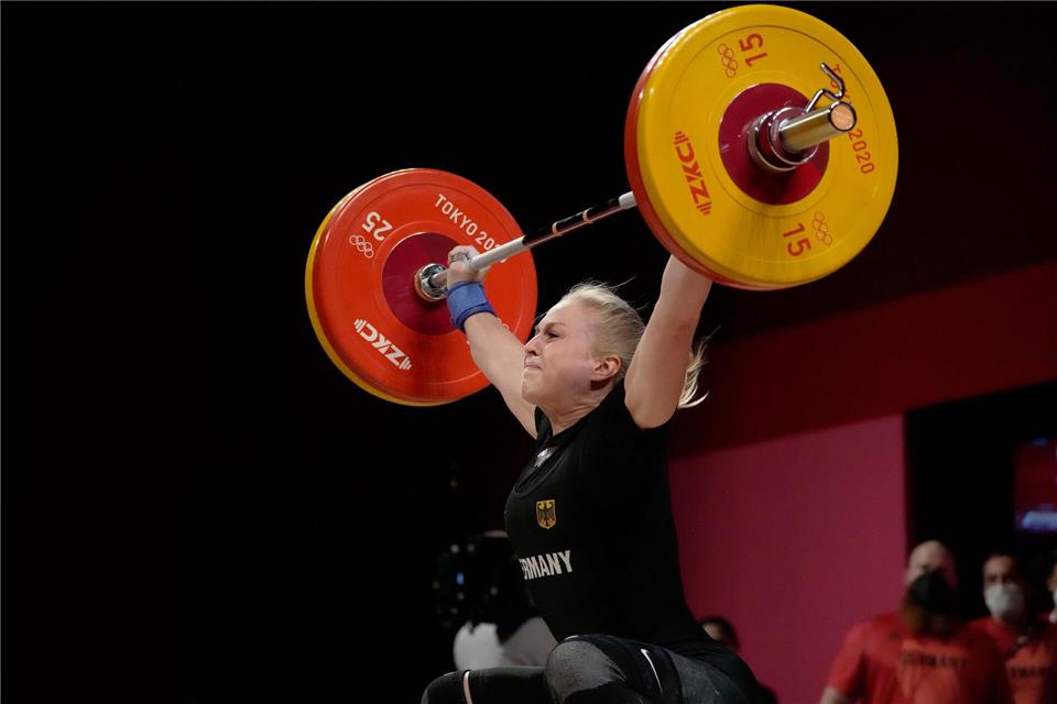 Lisa Marie Schweizer holte in Georgien EM-Gold im Reißen. (Archivbild)Luca Bruno/AP/dpa
