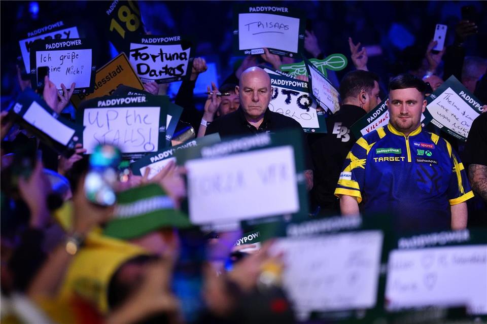 Littler absolvierte mit 18 Jahren bereits sein drittes WM-Finale.John Walton/PA Wire/dpa