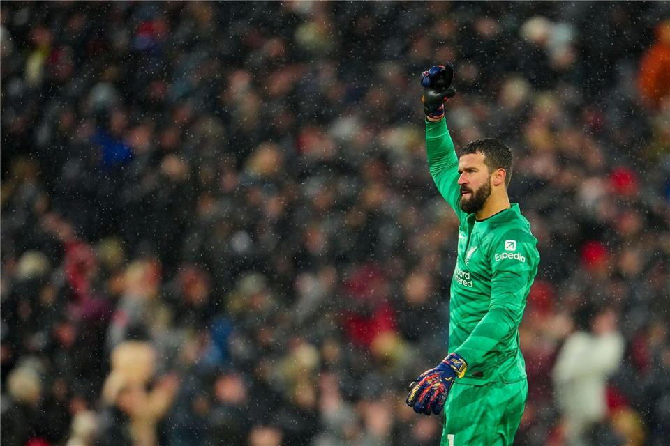 Liverpools Keeper Alisson Becker fällt vorerst verletzt aus.Jon Super/AP