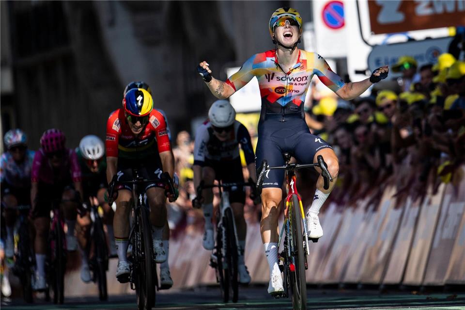 Lorena Wiebes gewann die erste Etappe der Tour de France Femmes.Jean-Christophe Bott/KEYSTONE/dpa