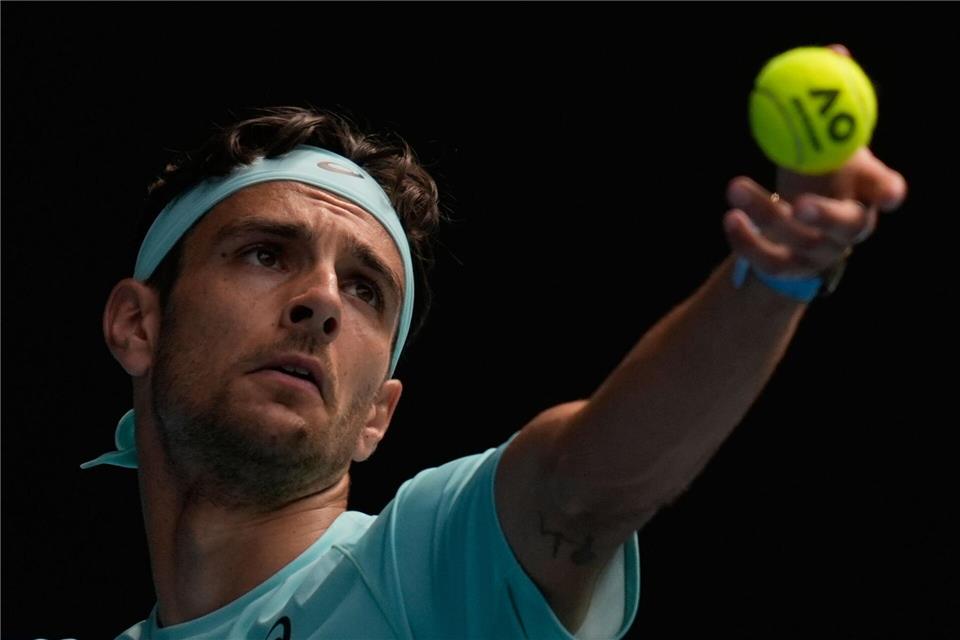 Lorenzo Musetti wurde gegen Novak Djokovic von einer Verletzung gestoppt.Asanka Brendon Ratnayake/AP/dpa