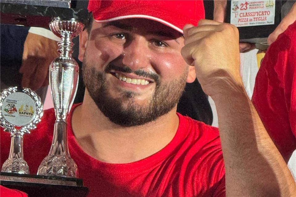 Lorenzo Parrotta freut sich über seinen Erfolg.Lorenzo Parrotta/-/dpa