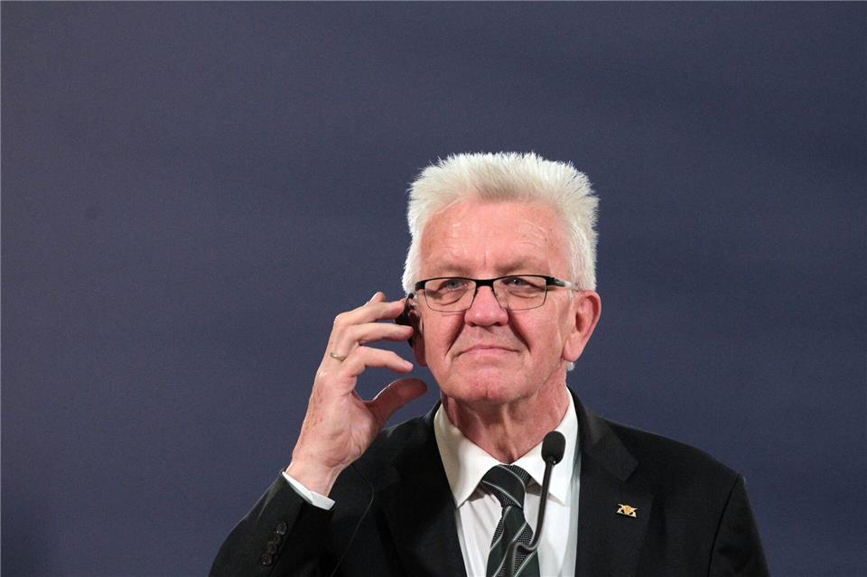 Lost in Translation? Regierungschef Kretschmann hat gern einen Dolmetscher dabei - oder im Ohr. Dragan Stankovic/dpa