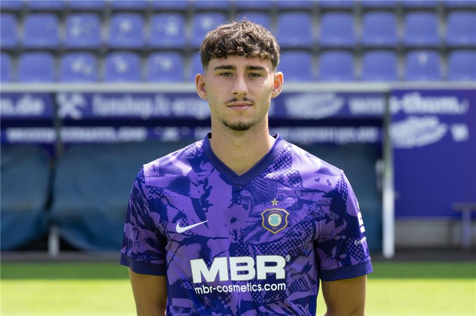 Luan Simnica patzte gegen Regenburg vor dem 0:1. (Archivbild)Sebastian Kahnert/dpa