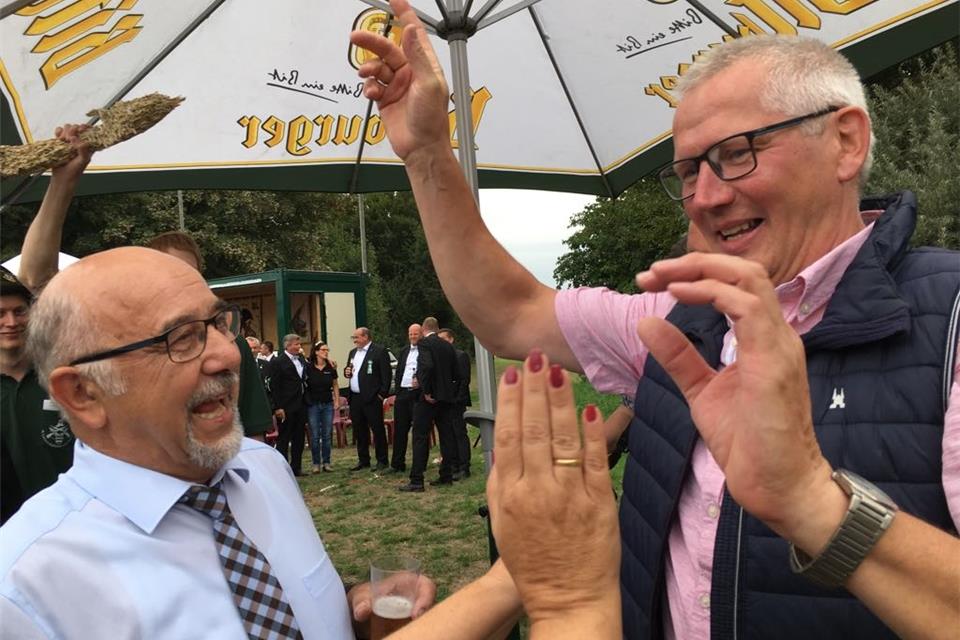 Luder Müggenborg (rechts) ist neuer König. 