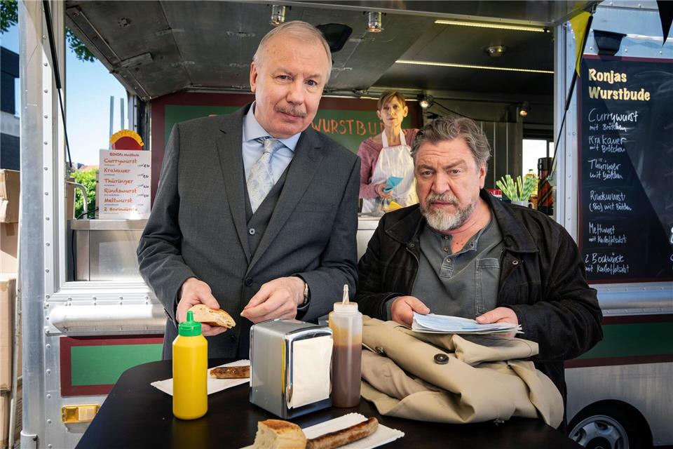 Ludger Pistor, Armin Rohde und Katharina Schmalenberg spielen in „Das Millionenschnitzel“ mit. WDR/Bavaria Fiction/Thomas Kost/dpa