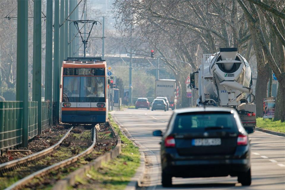 Ludwigshafen schneidet in der Schadenbilanz in Rheinland-Pfalz am schlechtesten ab. (Archivbild)Uwe Anspach/dpa