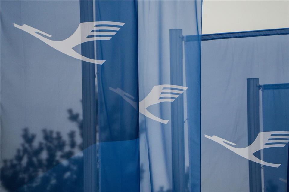 Lufthansa meidet Flughäfen in Nahost, legt aber neue Flüge etwa nach Asien auf. (Archivbild)Andreas Arnold/dpa