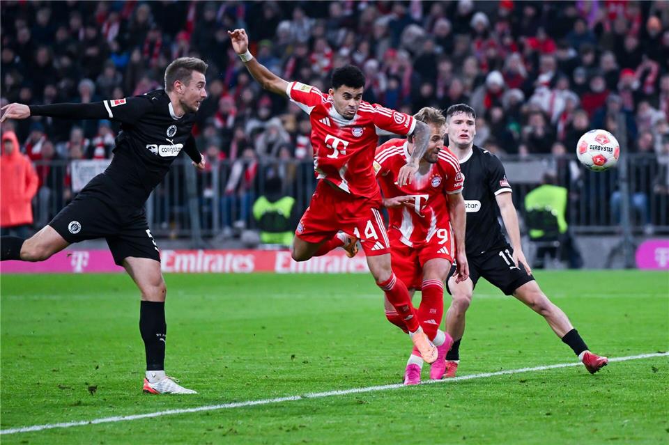 Luis Díaz (2.v.l.) trifft zum 2:1.Sven Hoppe/dpa