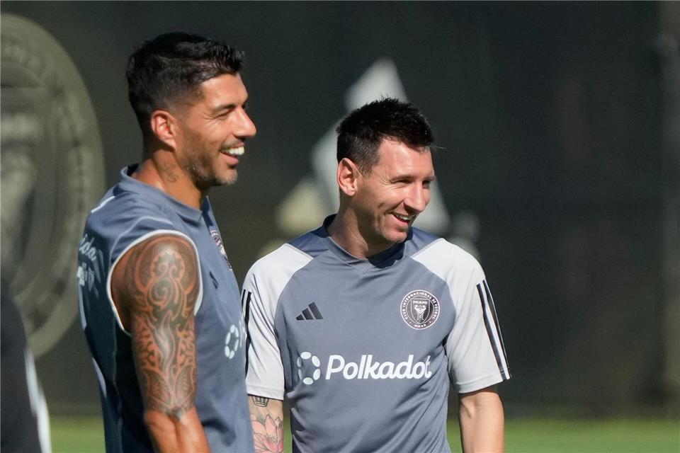 Luis Suárez (l) und Lionel Messi spielt für Inter Miami in der MLS.Wilfredo Lee/AP/dpa