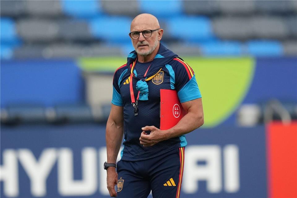 Luis de la Fuente ist Trainer der Spanier bei der WM. (Archivbild)Andre Penner/AP/dpa