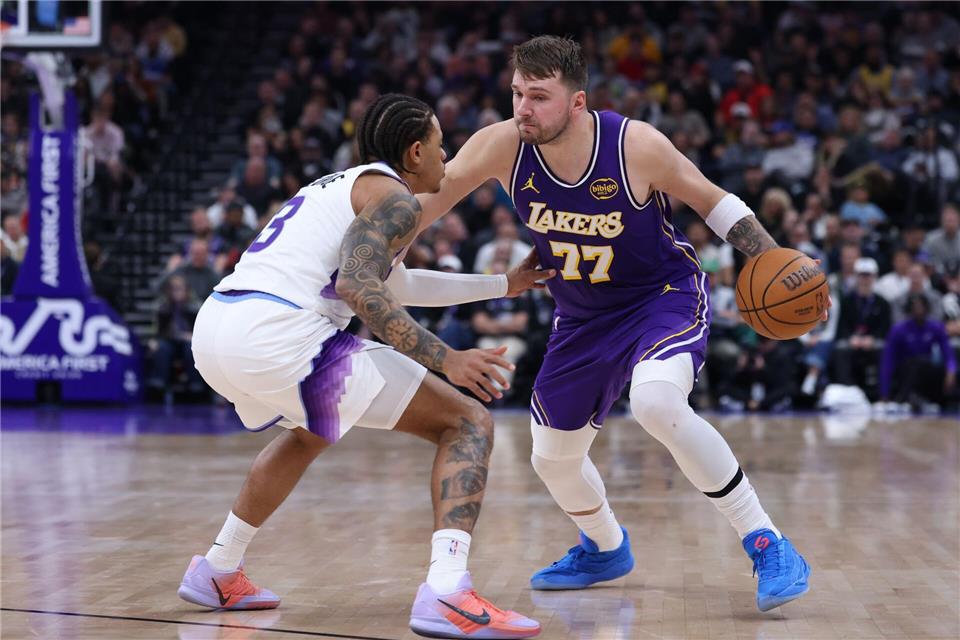 Luka Doncic (rechts) hatte einen starken Abend für die LakersRob Gray/AP/dpa