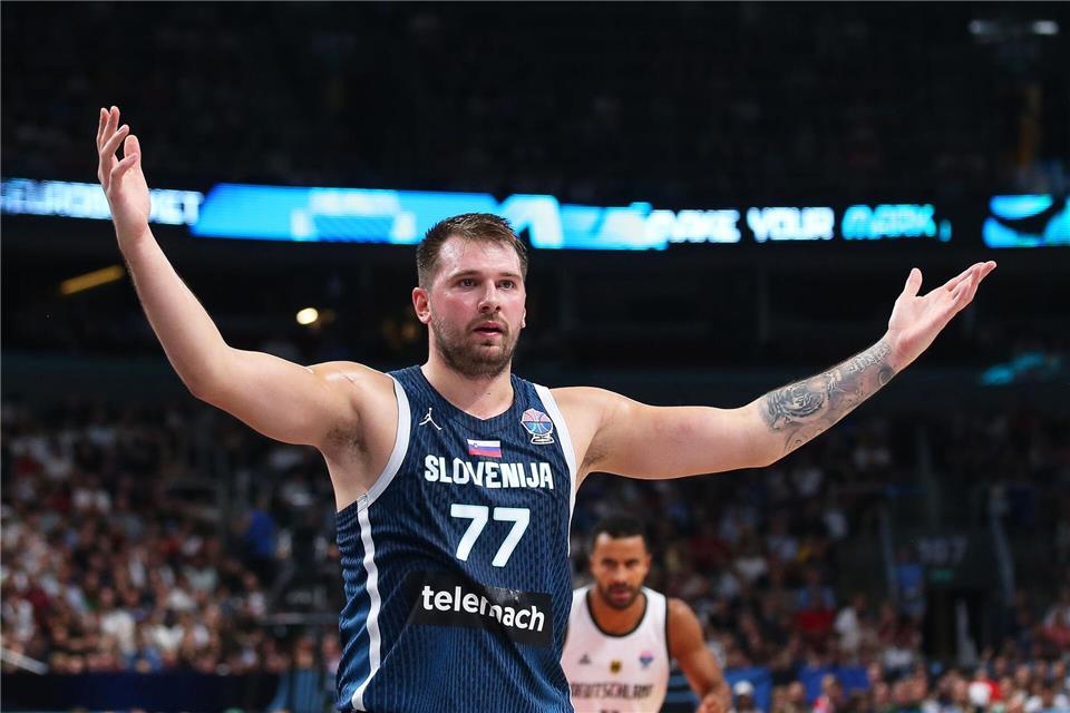 Luka Doncic war mit vielen Pfiffen der Schiedsrichter nicht einverstanden.Matthias Stickel/dpa