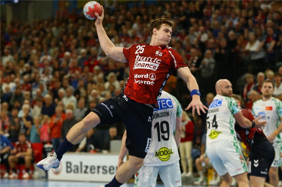 Lukas Jörgensen und die SG Flensburg-Handewitt spielten beim TBV Lemgo LippeMichael Hundt/dpa