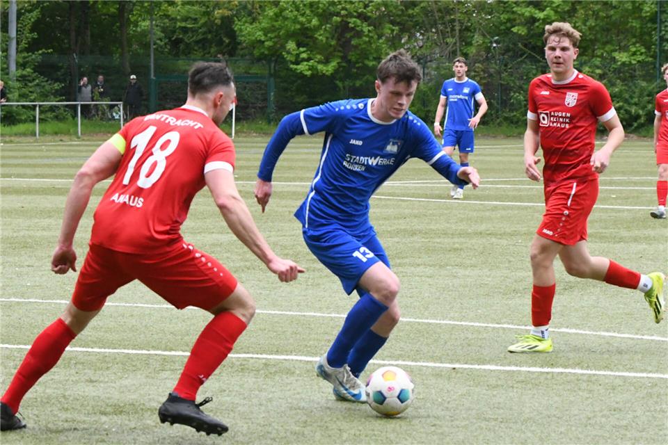 Lukas Kemper (rechts) hat seine Rotsperre abgebrummt und steht im Auswärtsspiel beim SV Lembeck wieder im Gemener Kader.