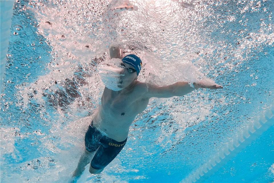 Lukas Märtens verbessert über 800 Meter Freistil den deutschen Rekord.David J. Phillip/AP/dpa