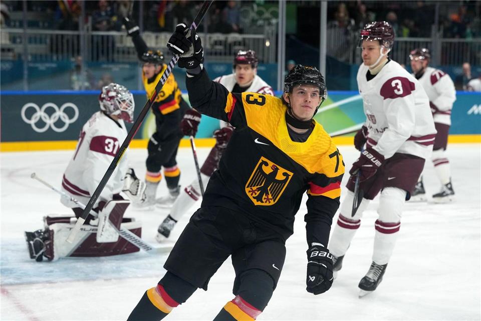 Lukas Reichel wird die Eishockey-Nationalmannschaft bei der WM verstärken.Carolyn Kaster/AP/dpa