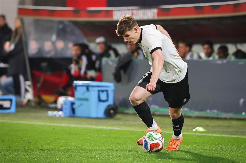 Lukas Ullrich verlängert seinen Vertrag bei Borussia Mönchengladbach vorzeitig. (Archivbild)Daniel Karmann/dpa