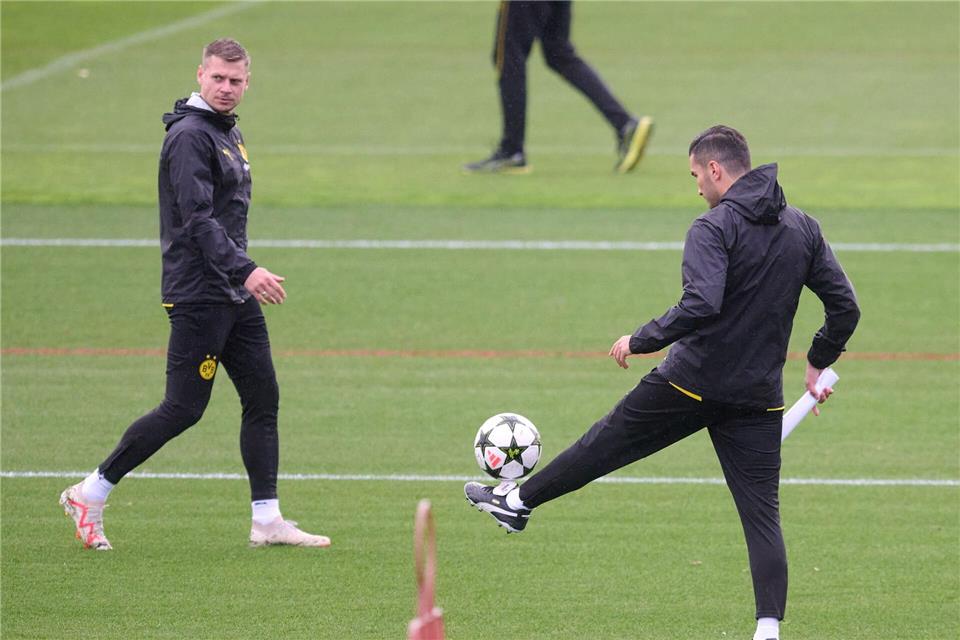Lukasz Piszczek (l) sammelte bereits beim BVB Trainererfahrung. (Archivfoto)Bernd Thissen/dpa