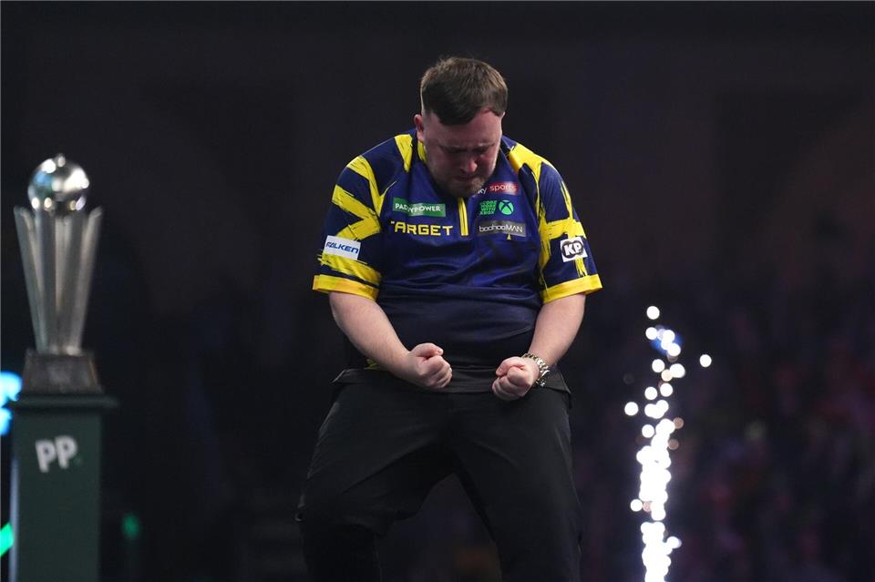 Luke Littler hat wieder einen Grund zum Jubeln. (Archivbild)John Walton/PA Wire/dpa
