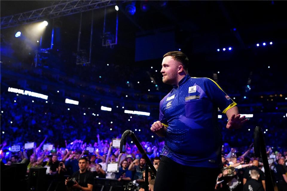 Luke Littler ist eines der Zugpferde der Darts-WM.Zac Goodwin/PA Wire/dpa