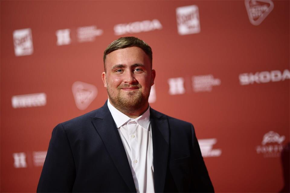 Luke Littler ist sauer über das Publikum in den Niederlanden. (Archivbild)Christian Charisius/dpa