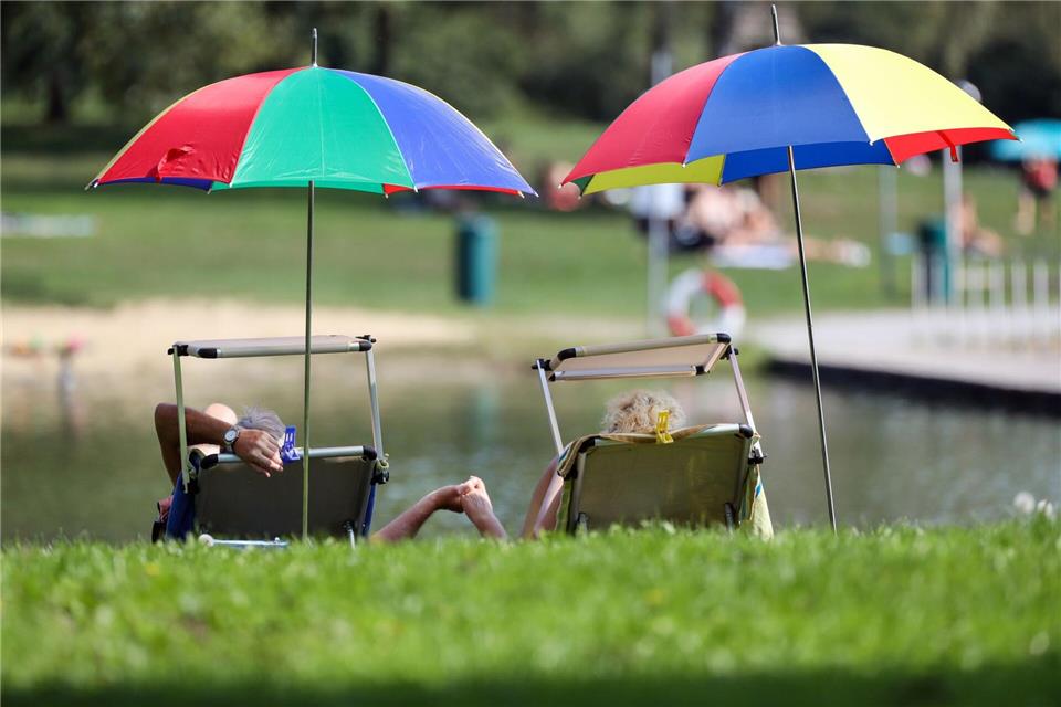 Lupenreines Badewetter - laut DWD zum Start in die neue Woche aber nur im Südwesten. (Symbolbild)Thomas Warnack/dpa