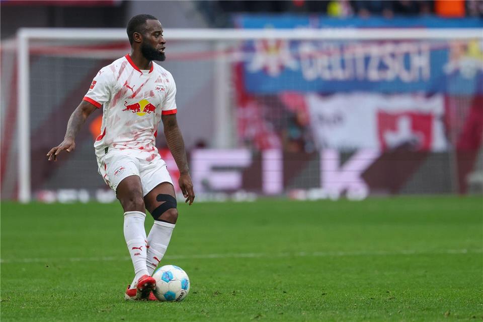 Lutsharel Geertruida kam im Sommer 2024 nach Leipzig, wurde nach einer Saison nach Sunderland verliehen. Nun könnte er Leipzig endgültig verlassen. (Archivbild)Jan Woitas/dpa