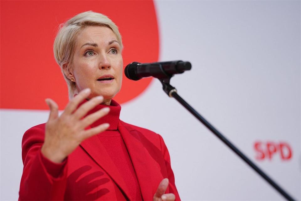 MV-Ministerpräsidentin Manuela Schwesig geht Bundeskanzler Friedrich Merz mit deutlicher Kritik an. Kay Nietfeld/dpa
