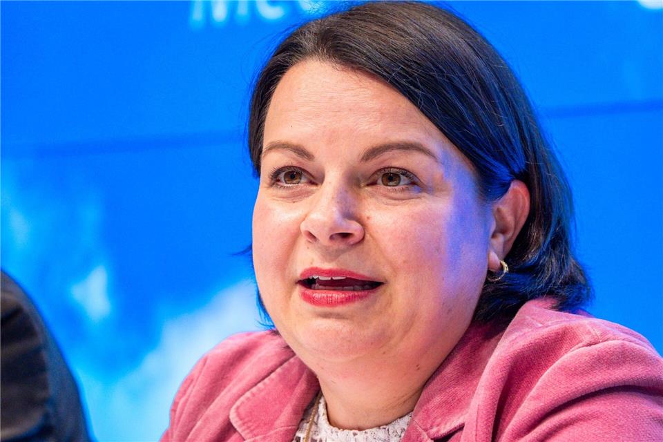 MV-Sozialministerin Stefanie Drese (SPD) soll eine Anhebung der Altersgrenze bei Kinderkrankentagen von 12 auf 14 Jahre ins Gespräch bringen. (Archivbild)Jens Büttner/dpa