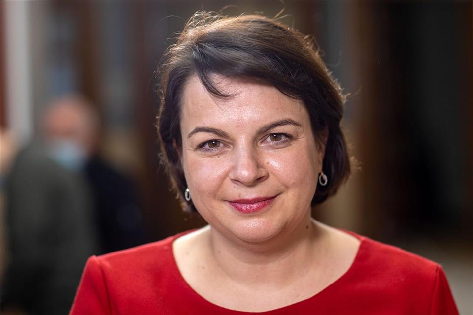 MV-Sportministerin Stefanie Drese appelliert an den FC Hansa Rostock, sich glaubhaft von Gewalt und Hass loszusagen. (Archivbild)Jens Büttner/dpa-Zentralbild/dpa