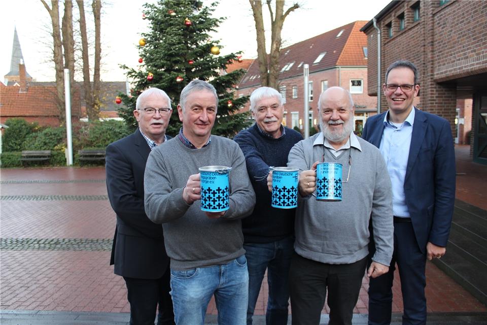 Machen auf die Sammlung am Samstag aufmerksam (von links): Karl-Heinz Tünte, Andreas Cluse, Hans Brune, Wolfgang Warschewski und Bürgermeister Andreas Grotendorst.
