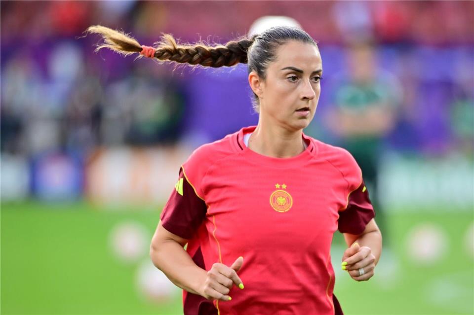 Nach 111 Länderspielen: Däbritz macht Schluss im DFB-Team Macht nach über zwölf Jahren Schluss in der DFB-Auswahl: Sara Däbritz. (Archivbild)Sebastian Christoph Gollnow/dpa