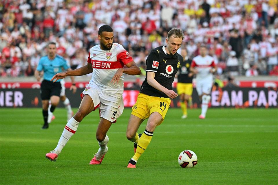Machte den Unterschied: BVB-Torschütze Maximilian Beier (r).Jan-Philipp Strobel/dpa