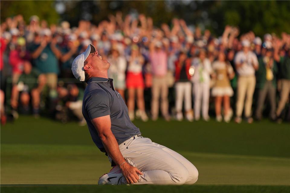 Machte im vergangenen Jahr mit seinem Sieg beim Masters den Karriere-Grand-Slam perfekt: Rory McIlroy. (Archivbild)Matt Slocum/AP/dpa