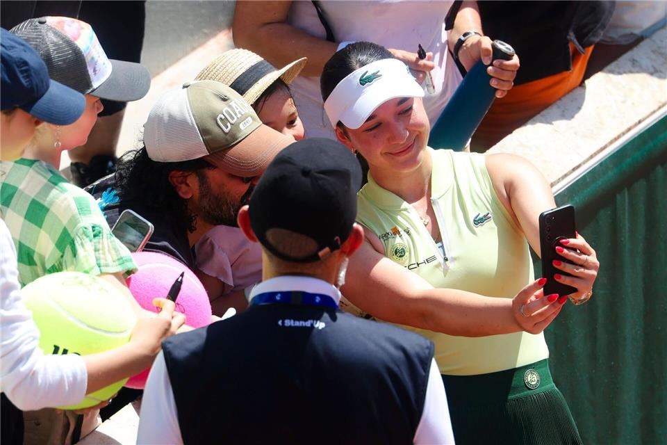 Machte nach ihrem Sieg ein Selfie mit den Fans: Eva Lys.Frank Molter/dpa