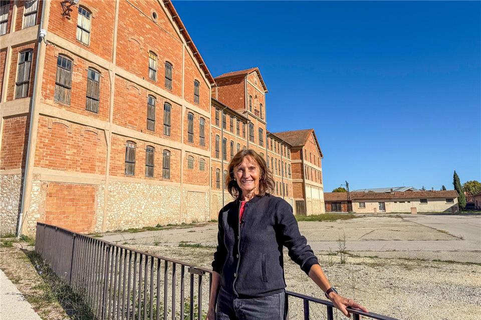 Magdalena Schräder arbeitet als kulturelle Vermittlerin im Camp des Milles und leistet wichtige Erinnerungsarbeit.Ralf Johnen/dpa-tmn