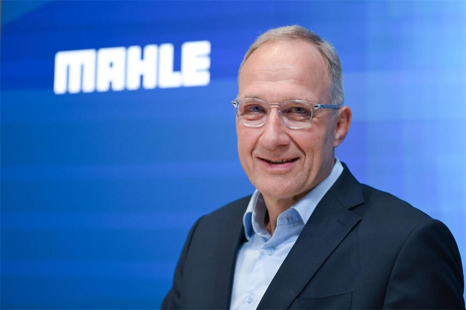 Mahle-Chef Arnd Franz: „Ohne Lastkraftwagen geht nichts.“ (Archivbild)Bernd Weißbrod/dpa