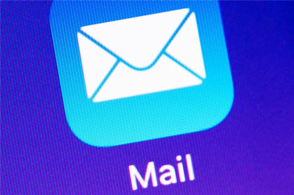 Gehacktes Mail-Konto? Diese Tipps können die Rettung sein  Mails gehackt? Dann sollten Betroffene schnell aktiv werden - um weiteren Schaden zu mindern.Catherine Waibel/dpa-tmn