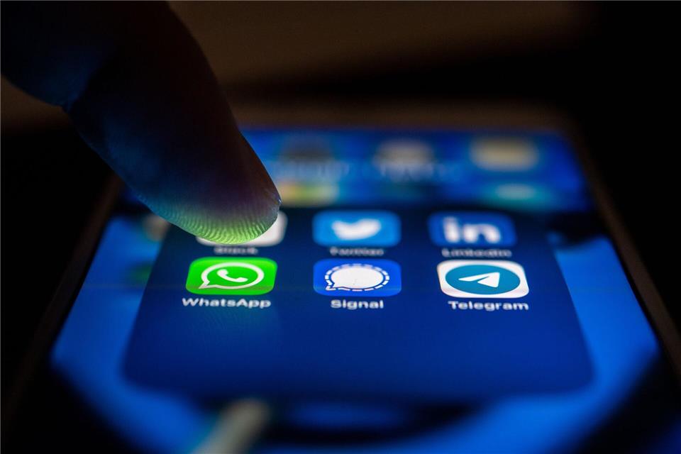Kündigung per Messenger bleibt unwirksam Mal schnell das Arbeitsverhältnis per Whatsapp kündigen? Keine gute Idee. picture alliance / dpa-tmn