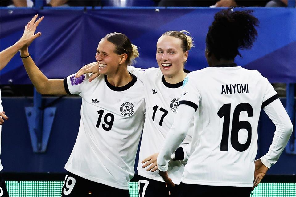 Mal wieder bei einer WM jubeln: Das ist das Ziel der deutschen Fußballerinnen. (Archivbild)Jeremias Gonzalez/AP/dpa