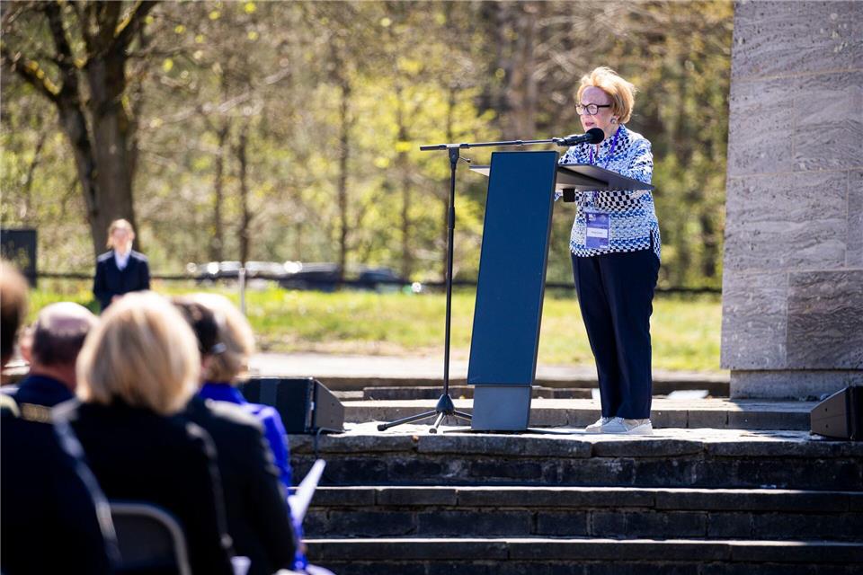 Mala Tribich spricht als Zeitzeugin bei der Enthüllung. (Archivbild)Michael Matthey/dpa