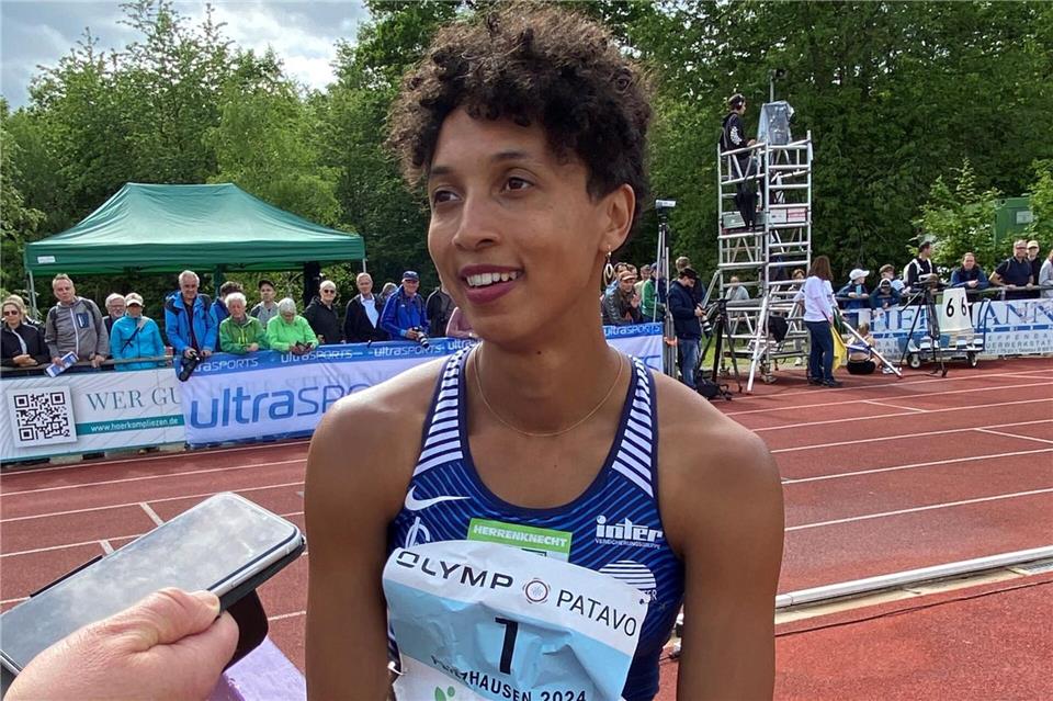 Malaika Mihambo trainiert aktuell auf La Palma. (Archivbild)Christian Kunz/dpa