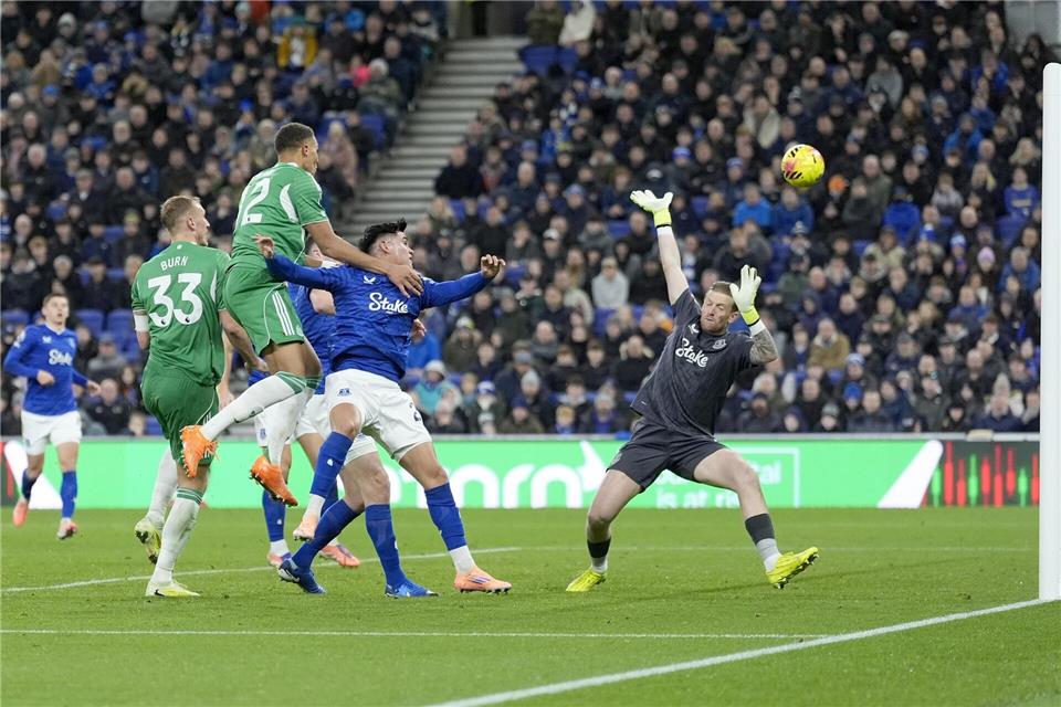 Malick Thiaw traf beim klaren Auswärtssieg von Newcastle United doppelt.Peter Byrne/PA Wire/dpa