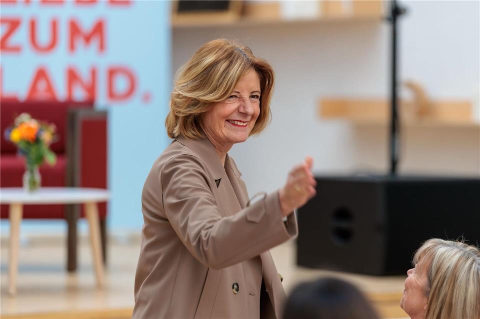 Malu Dreyer bringt am Internationalen Frauentag ihre Leidenschaft für Gleichberechtigung und Demokratie zum Ausdruck.Jörg Halisch/dpa