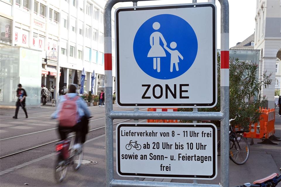 Manche Händler ziehen Konsequenzen. (Archivbild)Uli Deck/dpa