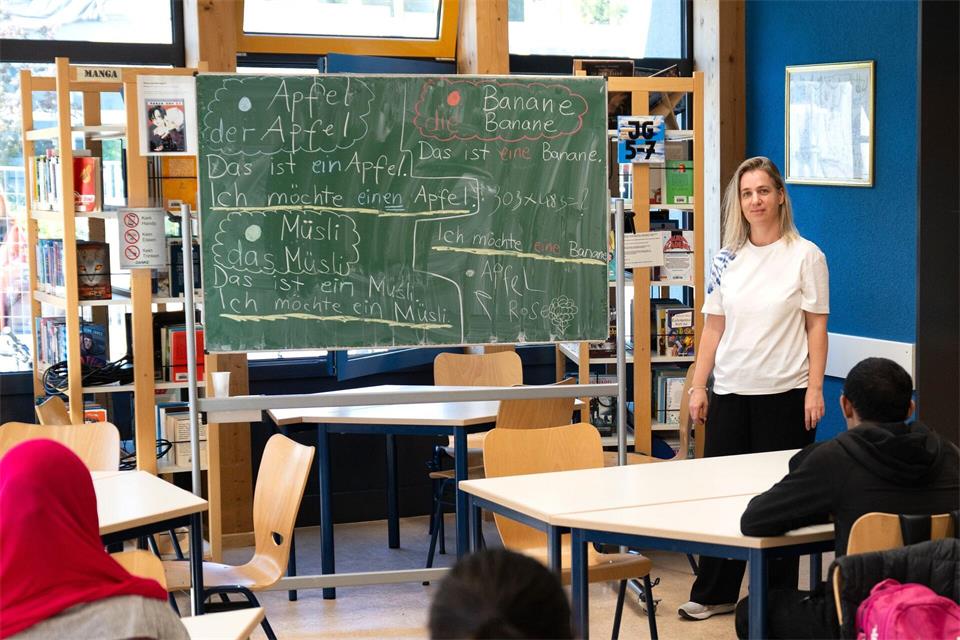 Manche Schülerinnen und Schüler haben noch nie eine Schule von innen gesehen.Florian Wiegand/dpa