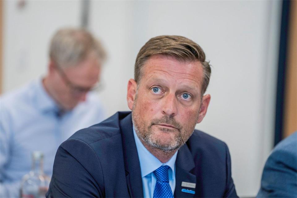Manchmal wisse man gar nicht mehr, wie überhaupt noich gefahren werden könne, sagt Andreas Rohr, Geschäftsführer der Contargo Wörth-Karlsruhe GmbH. Andreas Arnold/dpa